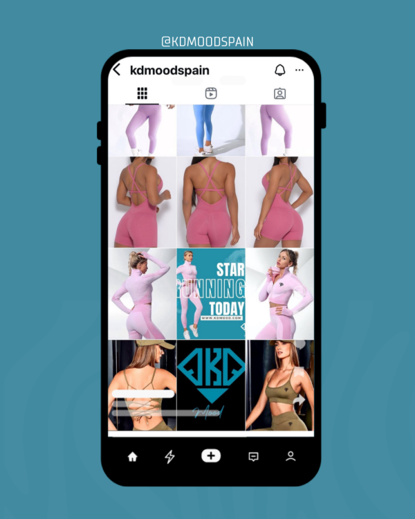 Post De Instagram Mockup De Teléfono Con Promoción Para Negocios Moderno Negro Y Rojo-19